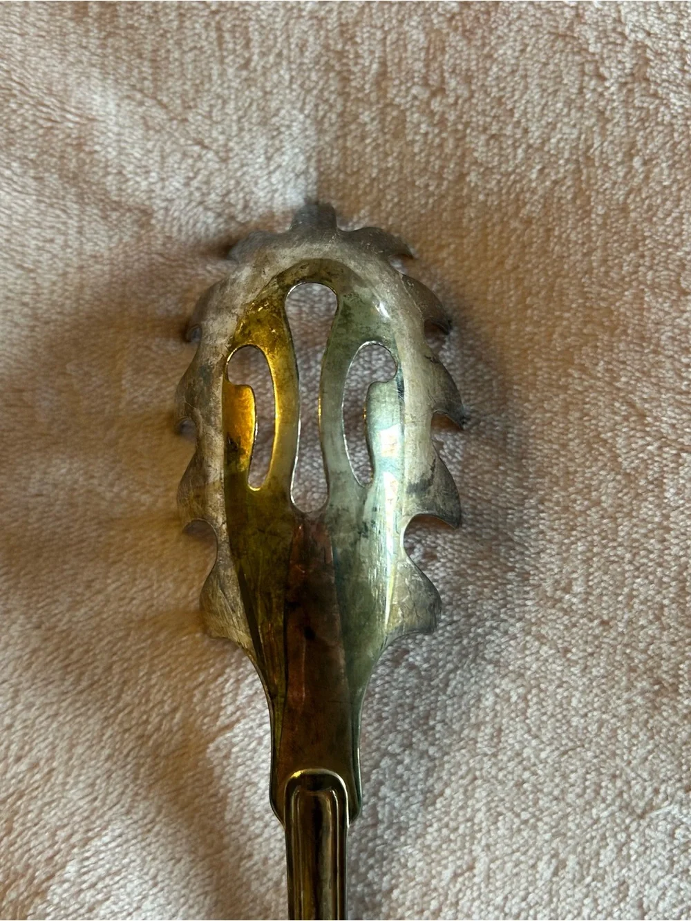 The Sheffield Silver Co. vintage silver plated pasta serving spoon kings/shell